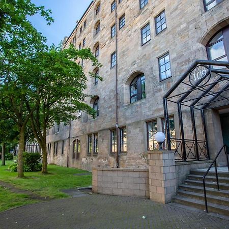 Stunning 2 Bed Merchant City Apartment With Residents Parking Glasgow Luaran gambar