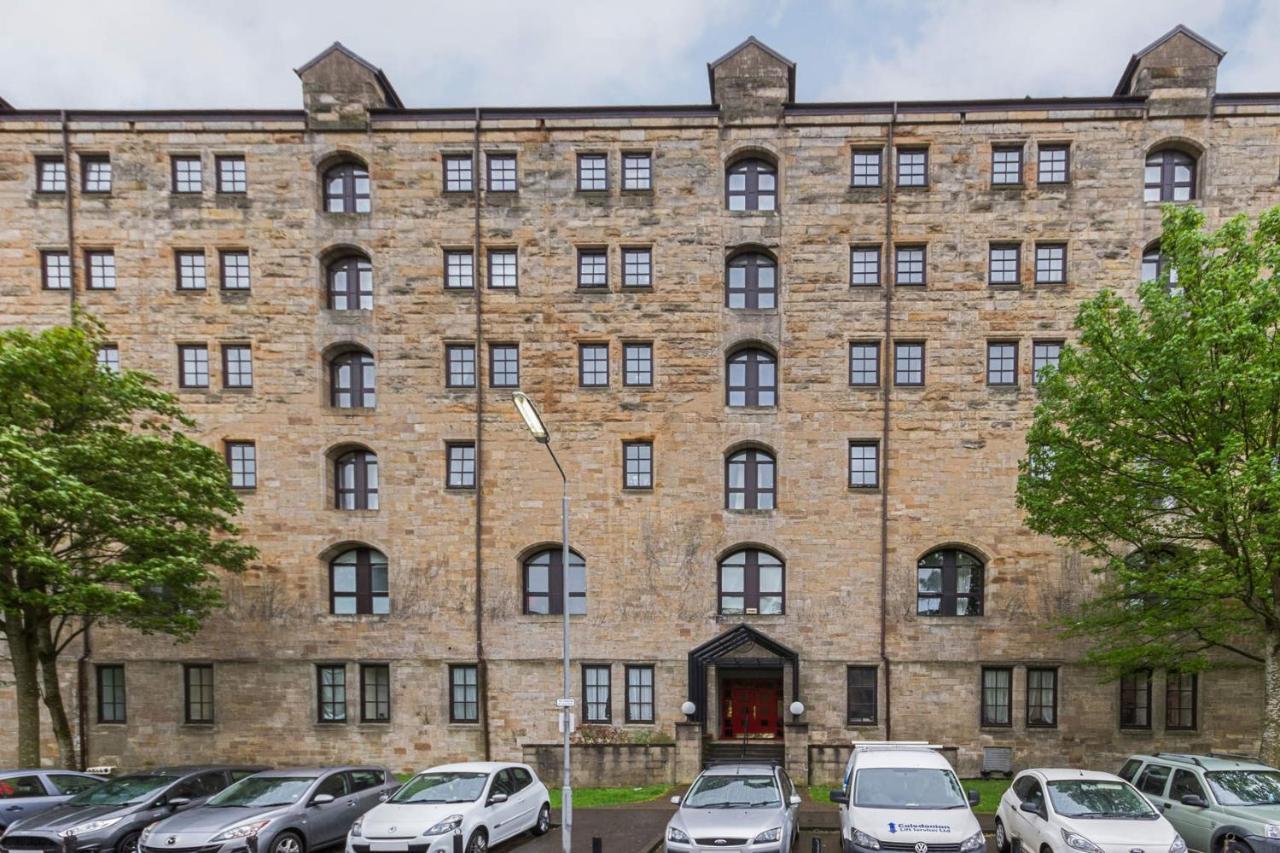 Stunning 2 Bed Merchant City Apartment With Residents Parking Glasgow Luaran gambar