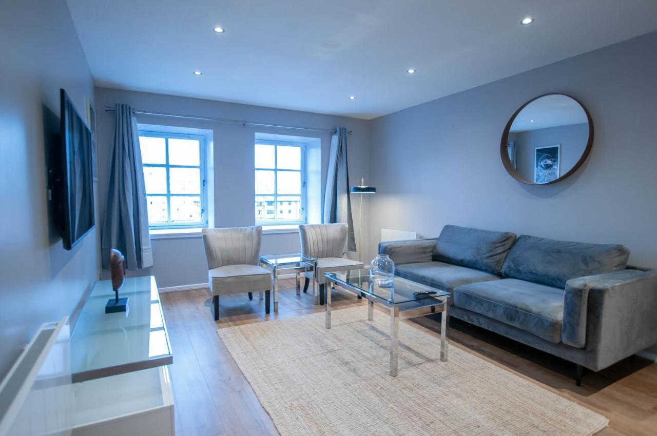 Stunning 2 Bed Merchant City Apartment With Residents Parking Glasgow Luaran gambar