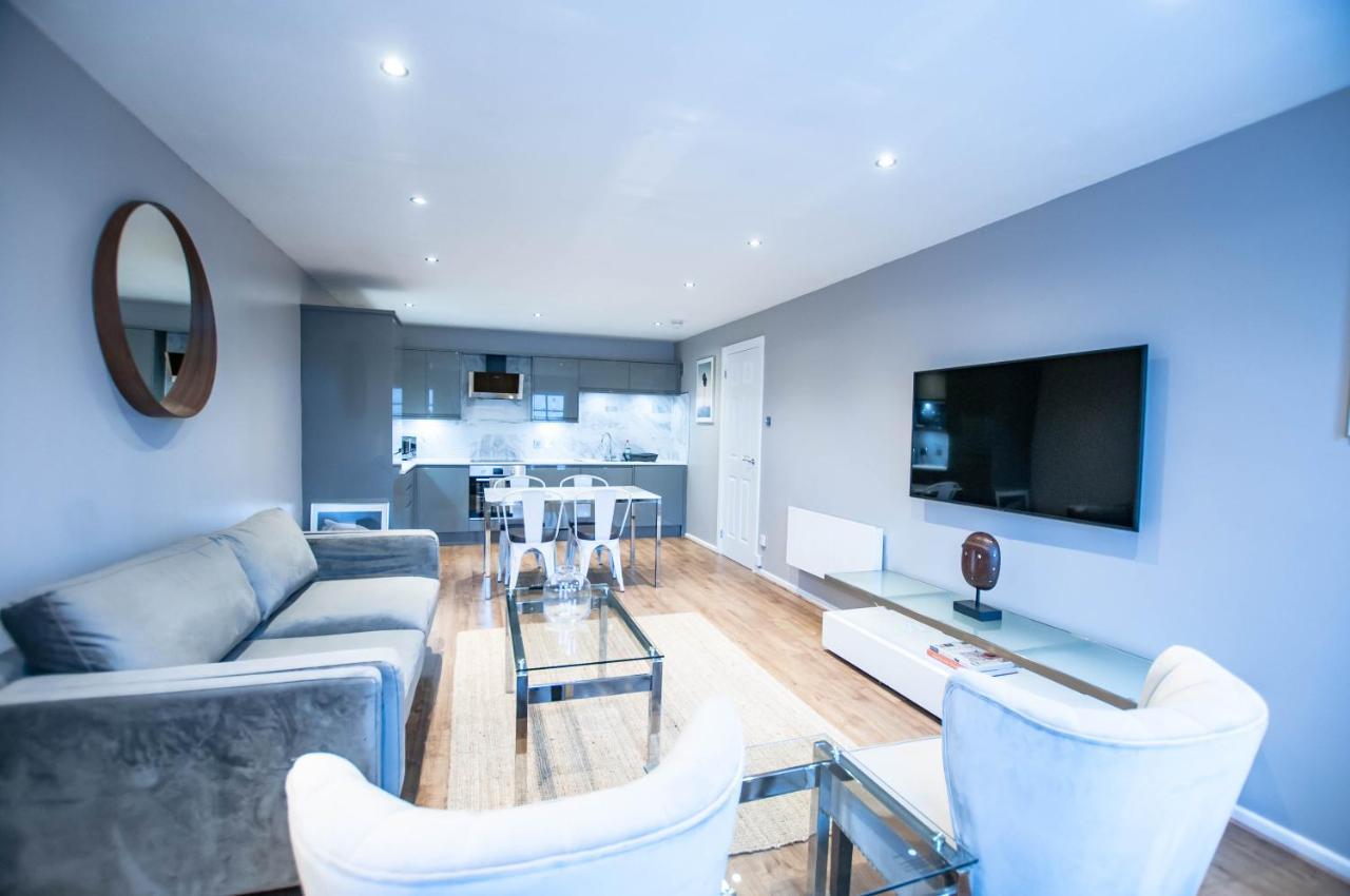 Stunning 2 Bed Merchant City Apartment With Residents Parking Glasgow Luaran gambar