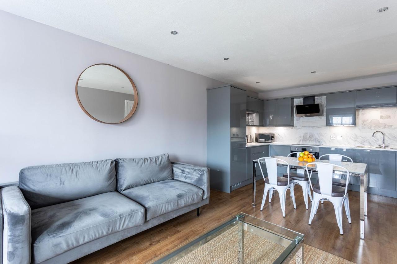 Stunning 2 Bed Merchant City Apartment With Residents Parking Glasgow Luaran gambar